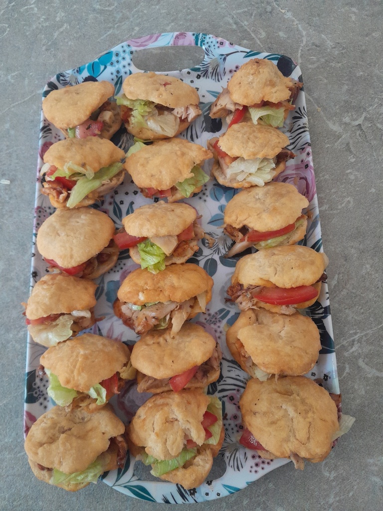 Mini bokit poulet/morue (10 pièces)