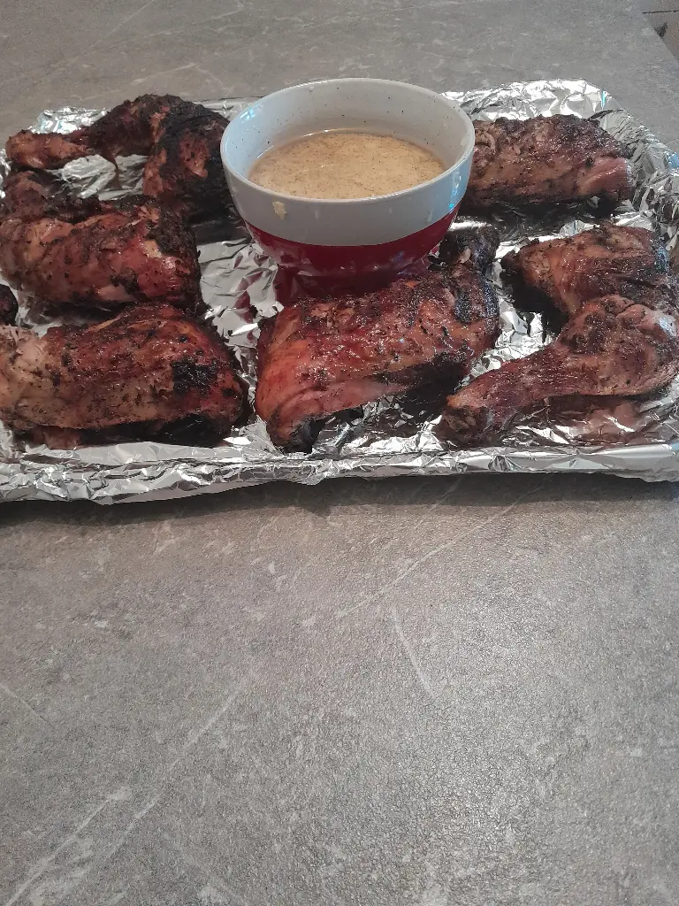 cuisses de poulet grillés ( accompagner de sa vinaigrette )minimum  4 cuisses par commande )