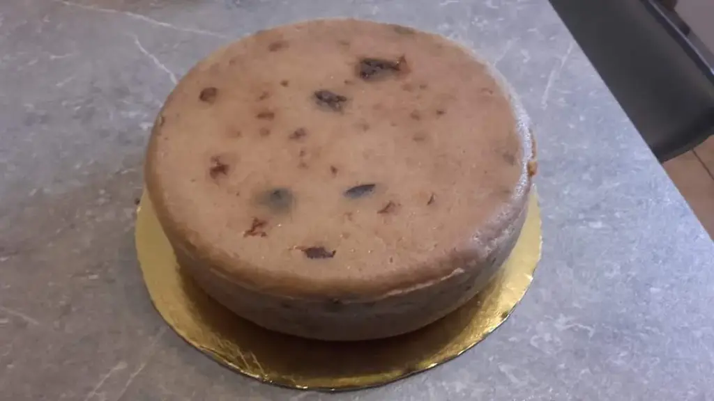 Pudding Antillais aux  pruneaux et Au  rhum   ( 1 pers )